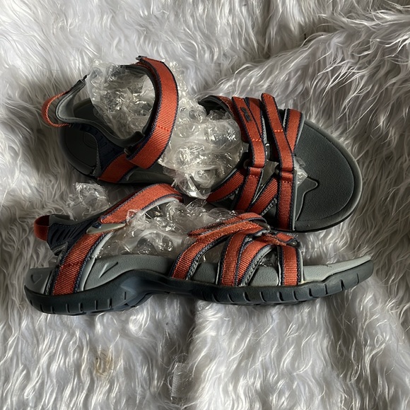 Tava sandals grey and rusted orange size 9 like new - Picture 2 of 5